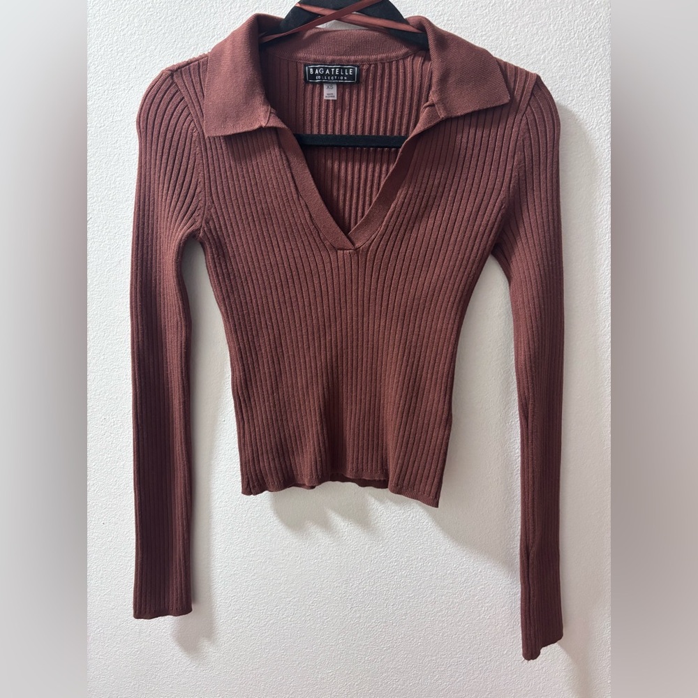 bagatelle Ribbed V-Neck Long Sleeve Top - Rust Brown